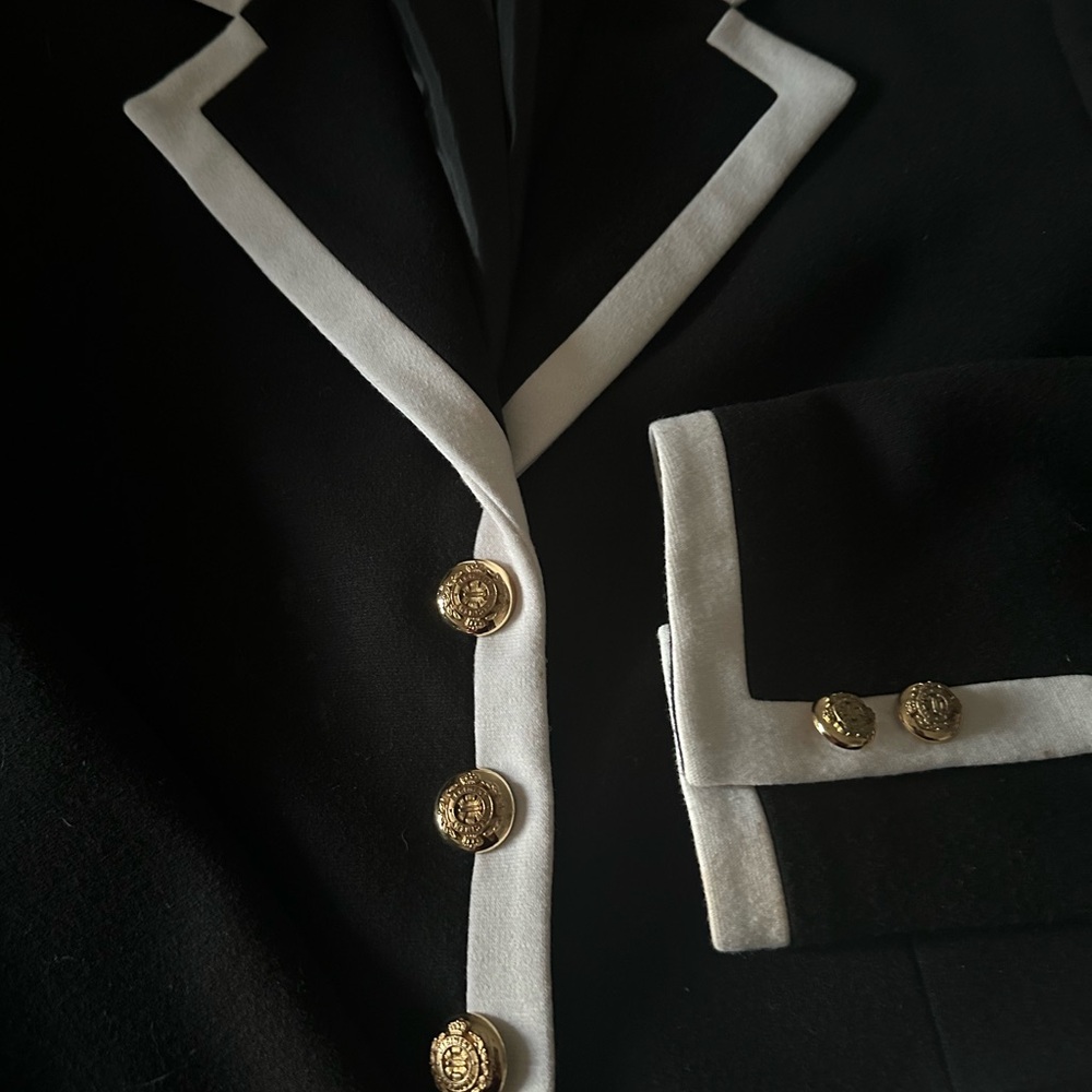 🌹 Tahari Blazer size 6 ✨ - Picture 2 of 5